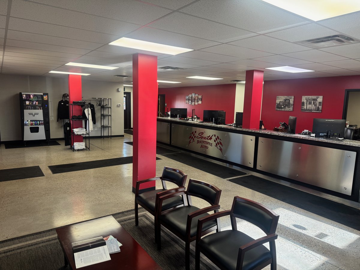 South Bountiful Auto waiting area